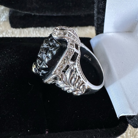 Carved Black Quartz With Small Crystals Throughout. 925SterlingSilver. Size 5.75 - Picture 3 of 11